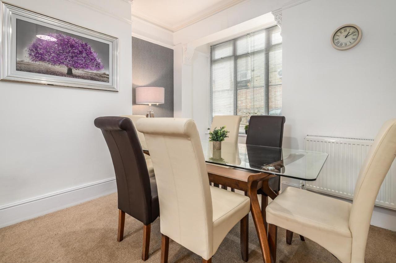Spacious Contractor House For Large Groups - Private Parking Нортхемптон Экстерьер фото